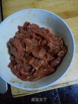 水煮牛肉的做法步骤：1