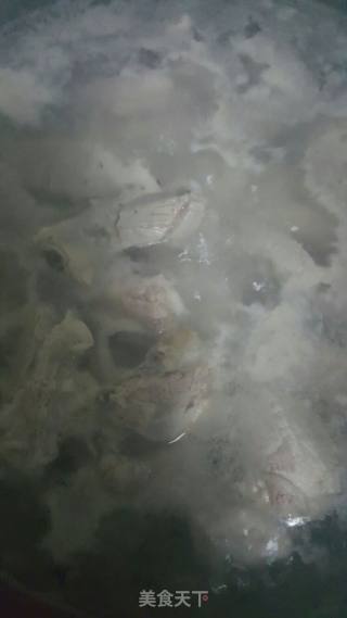 糖醋排骨---双立人铸铁锅版的做法步骤：1