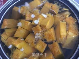 小米南瓜粥的做法步骤：2