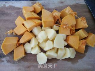 南瓜土豆的做法步骤：1