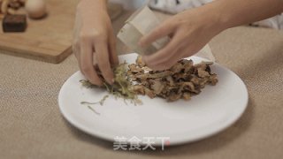 【小森妈妈菜谱】备孕药膳-当归金银花暖宫汤的做法步骤：3