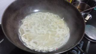 鱼汤肉丝面的做法步骤：6