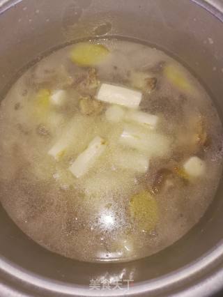 山药猪蹄汤的做法步骤：5