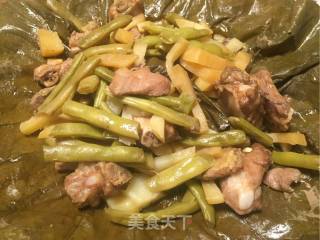 荷叶蒸排骨土豆豆角的做法步骤：6