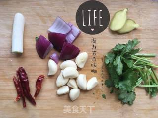 砂锅三文鱼头煲的做法步骤：2