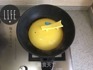 砂锅三文鱼头煲的做法步骤：4
