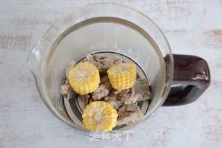 玉米排骨汤的做法步骤：5