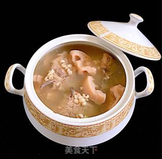 莲藕薏米骨头汤的做法步骤：8