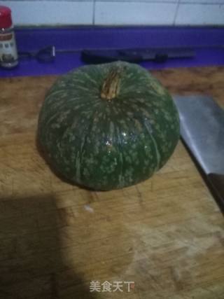 晚上既可以过嘴瘾又不长胖有营养的蒸南瓜的做法步骤：1