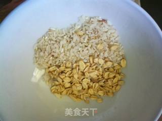 宝宝辅食一一肉末燕麦粥的做法步骤：1