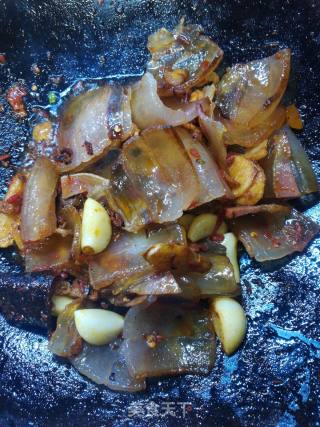 腊肉松花菌火锅的做法步骤：4
