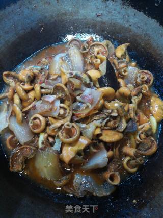 腊肉松花菌火锅的做法步骤：6