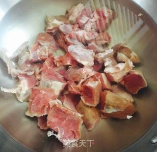 干锅羊肉的做法步骤：1