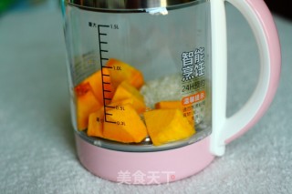 虾仁南瓜芹菜粥的做法步骤：2