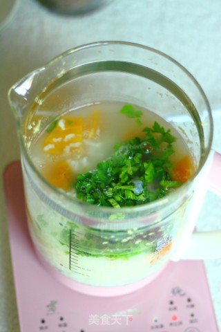 虾仁南瓜芹菜粥的做法步骤：8