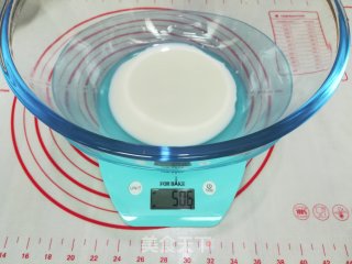 原味戚风蛋糕卷的做法步骤：2