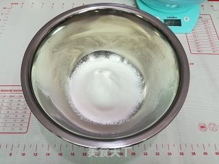 原味戚风蛋糕卷的做法步骤：3