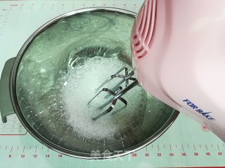 原味戚风蛋糕卷的做法步骤：7