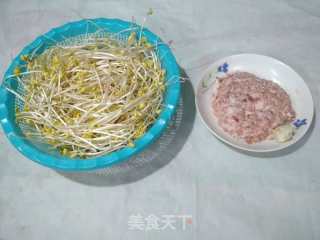 豆芽炒肉末的做法步骤：1