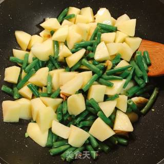 土豆炖芸豆的做法步骤：4