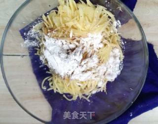 香酥土豆饼的做法步骤：3