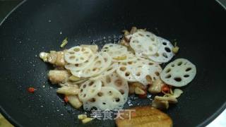 莲藕秋梨炒肉片的做法步骤：9
