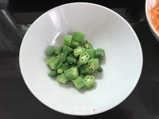 秋葵鸡蛋小煎饼的做法步骤：4
