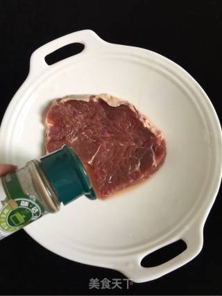 黑椒牛扒的做法步骤：1