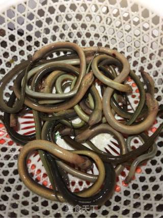 黄鳝汤的做法步骤：1