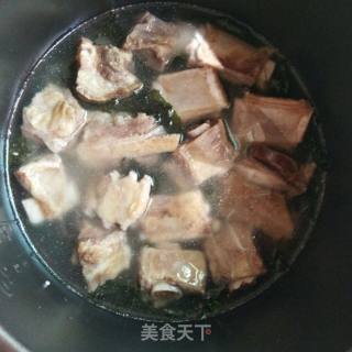 腊排骨焖饭的做法步骤：5