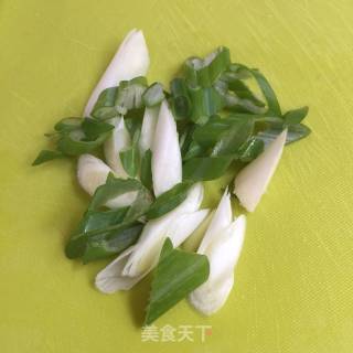 百合炒鸡蛋的做法步骤：4