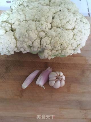 素炒花菜的做法步骤：1