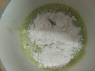 菠菜汁鸡蛋饼的做法步骤：4
