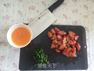 西红柿鸡蛋汤的做法步骤：2