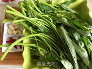 蒜末辣炒空心菜的做法步骤：1