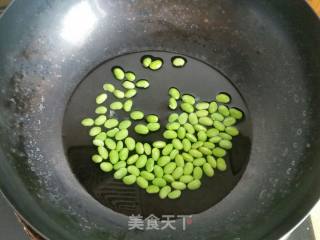 毛豆炒丝瓜的做法步骤：2