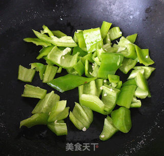 辣椒炒双鲜的做法步骤：6