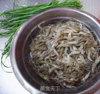 韭菜炒河虾的做法步骤：1