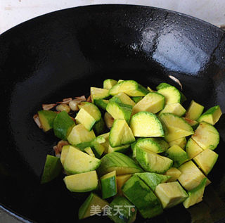 蒜瓣烧嫩南瓜的做法步骤：5