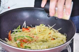 泡椒土豆丝的做法步骤：7