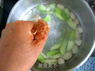 丝瓜肉丸汤的做法步骤：6