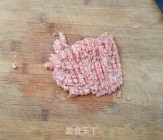 番茄丝瓜肉丸汤的做法步骤：1