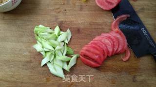 番茄丝瓜肉丸汤的做法步骤：3