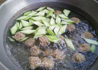 番茄丝瓜肉丸汤的做法步骤：6