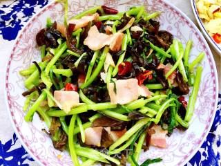 茼子杆炒风肉的做法步骤：18