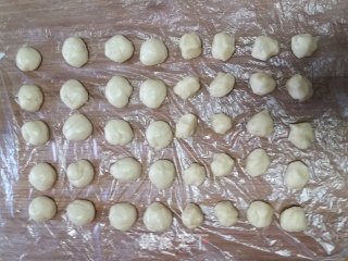 榨菜鲜肉月饼的做法步骤：10