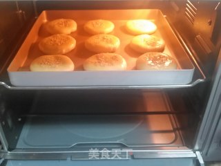 榨菜鲜肉月饼的做法步骤：21