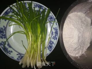 烫面葱香饼的做法步骤：1