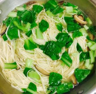 油菜香菇热汤面的做法步骤：9
