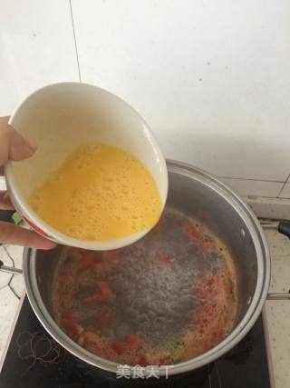 紫菜虾皮蛋花汤的做法步骤：3